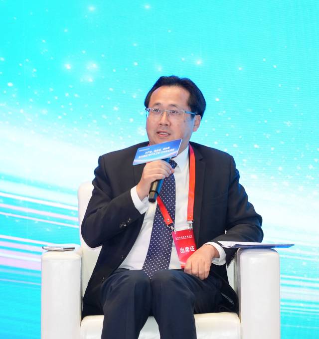 扎金花app
党组书记、厅长刘棕会主持专题研讨环节。谭家富/摄
